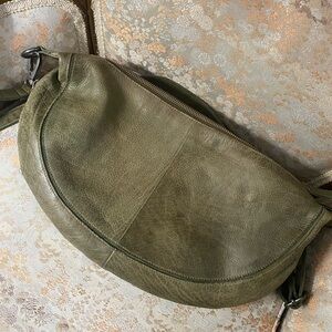 Callie Leather Crossbody Bag in Moss.